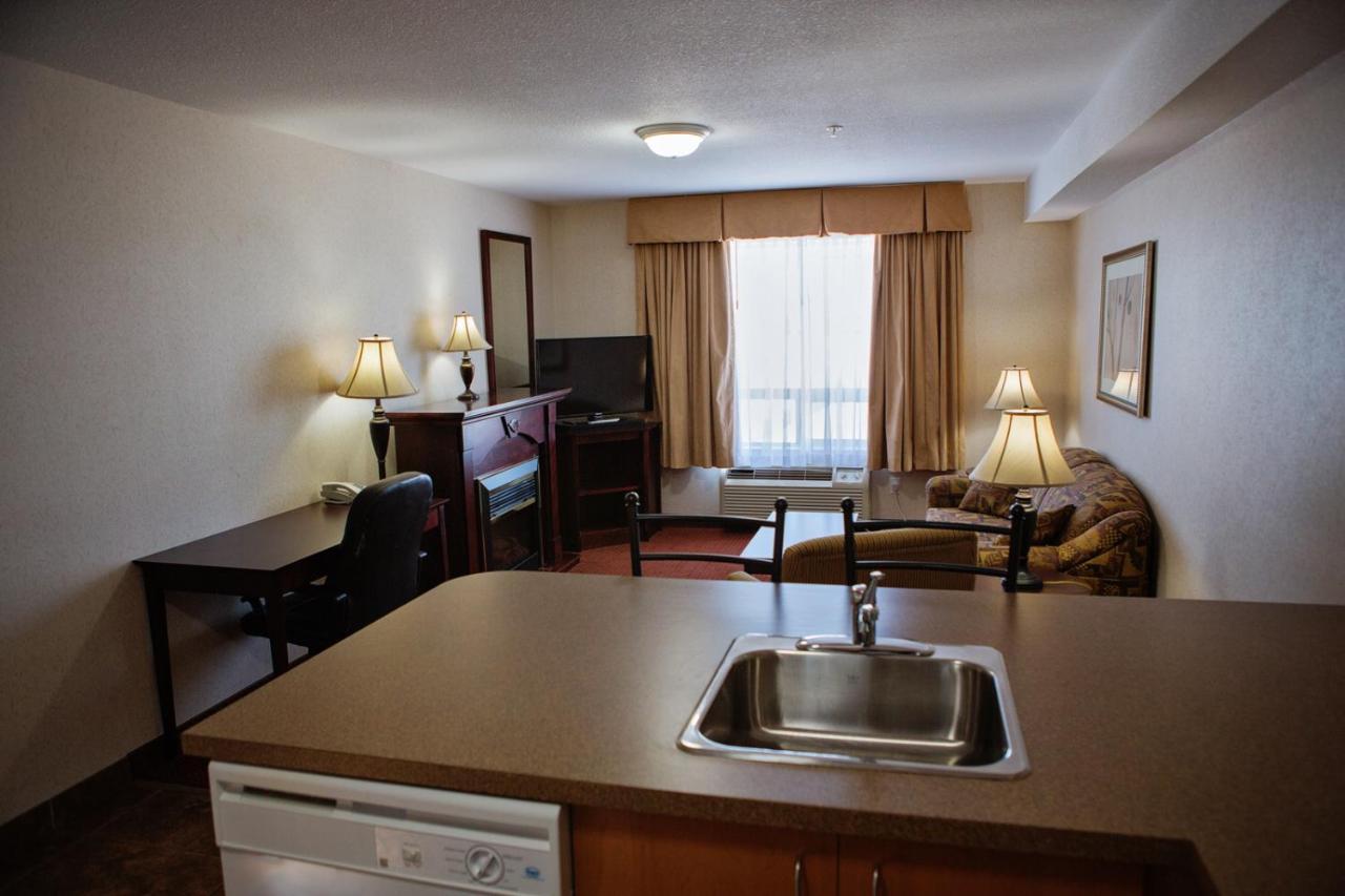 Peavine Inn & Suites High Prairie المظهر الخارجي الصورة