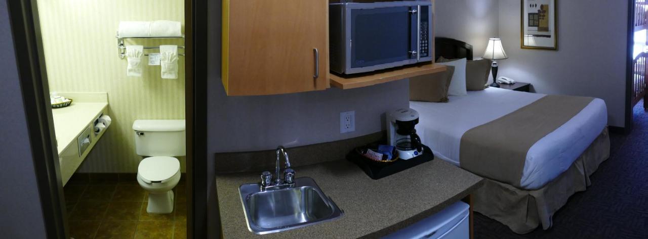 Peavine Inn & Suites High Prairie المظهر الخارجي الصورة