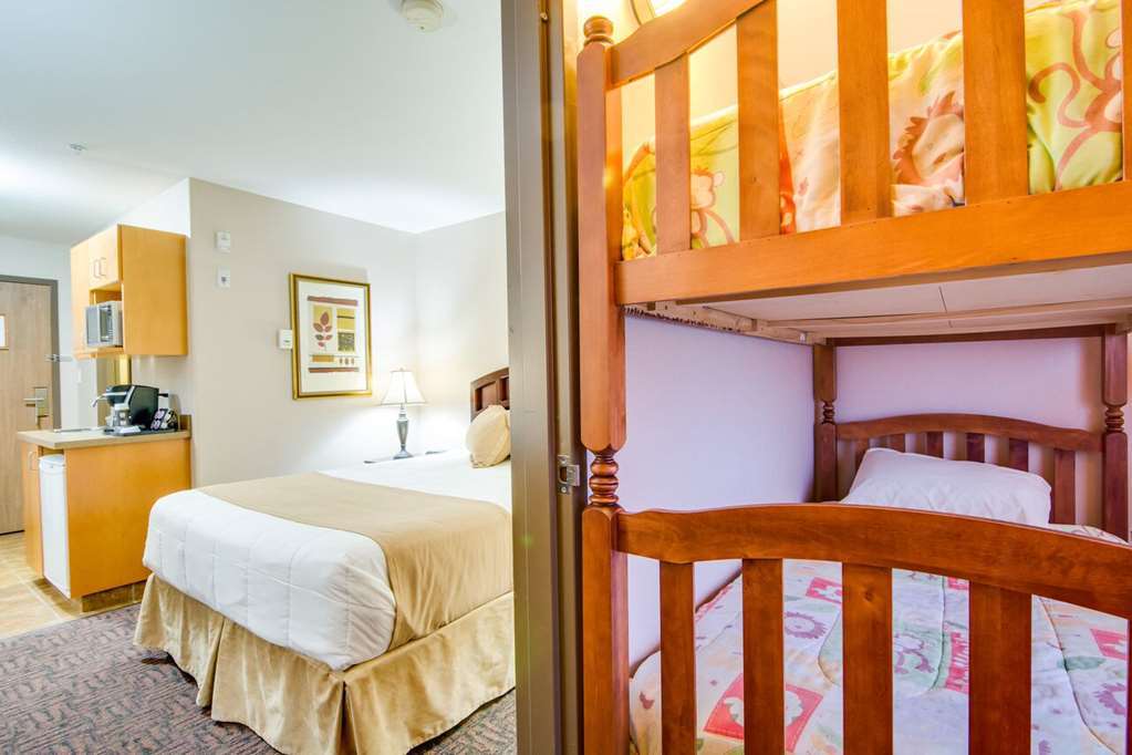 Peavine Inn & Suites High Prairie الغرفة الصورة