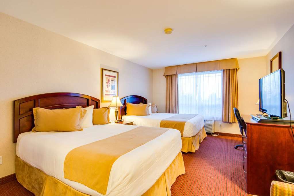 Peavine Inn & Suites High Prairie الغرفة الصورة