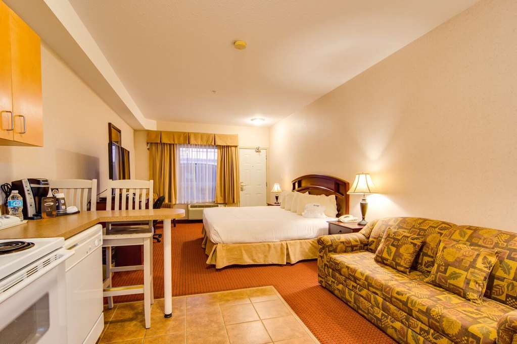 Peavine Inn & Suites High Prairie الغرفة الصورة