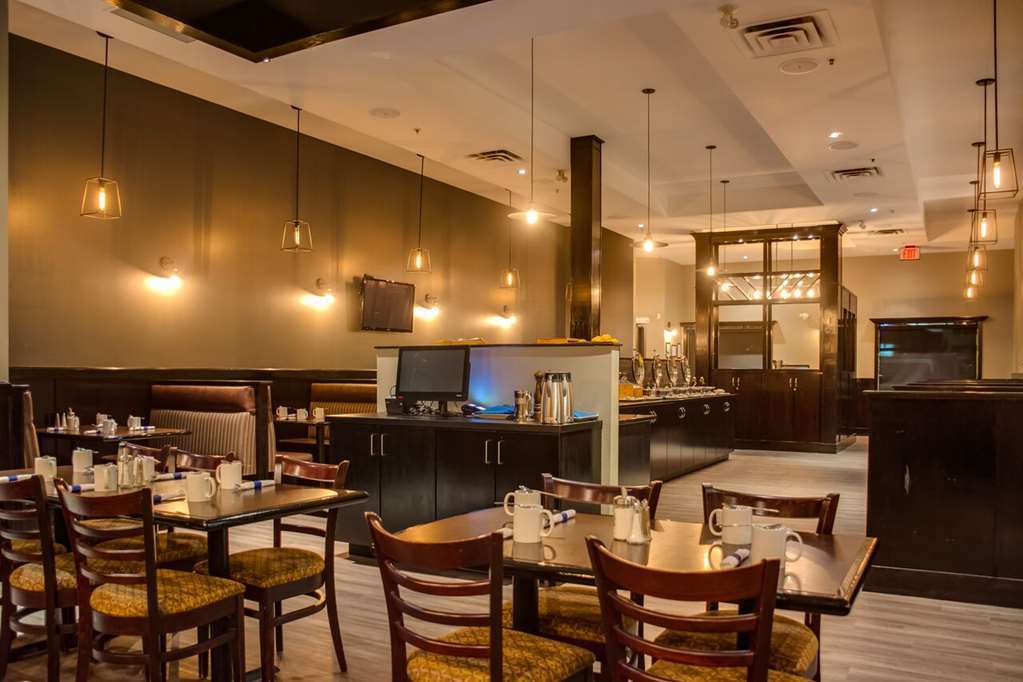 Peavine Inn & Suites High Prairie المطعم الصورة