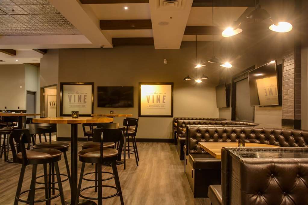Peavine Inn & Suites High Prairie المطعم الصورة